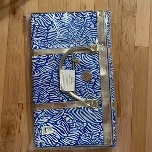 Lilly Pulitzer Duffel Bag - Garmet Bag Zee Bee print - Weekender Bag